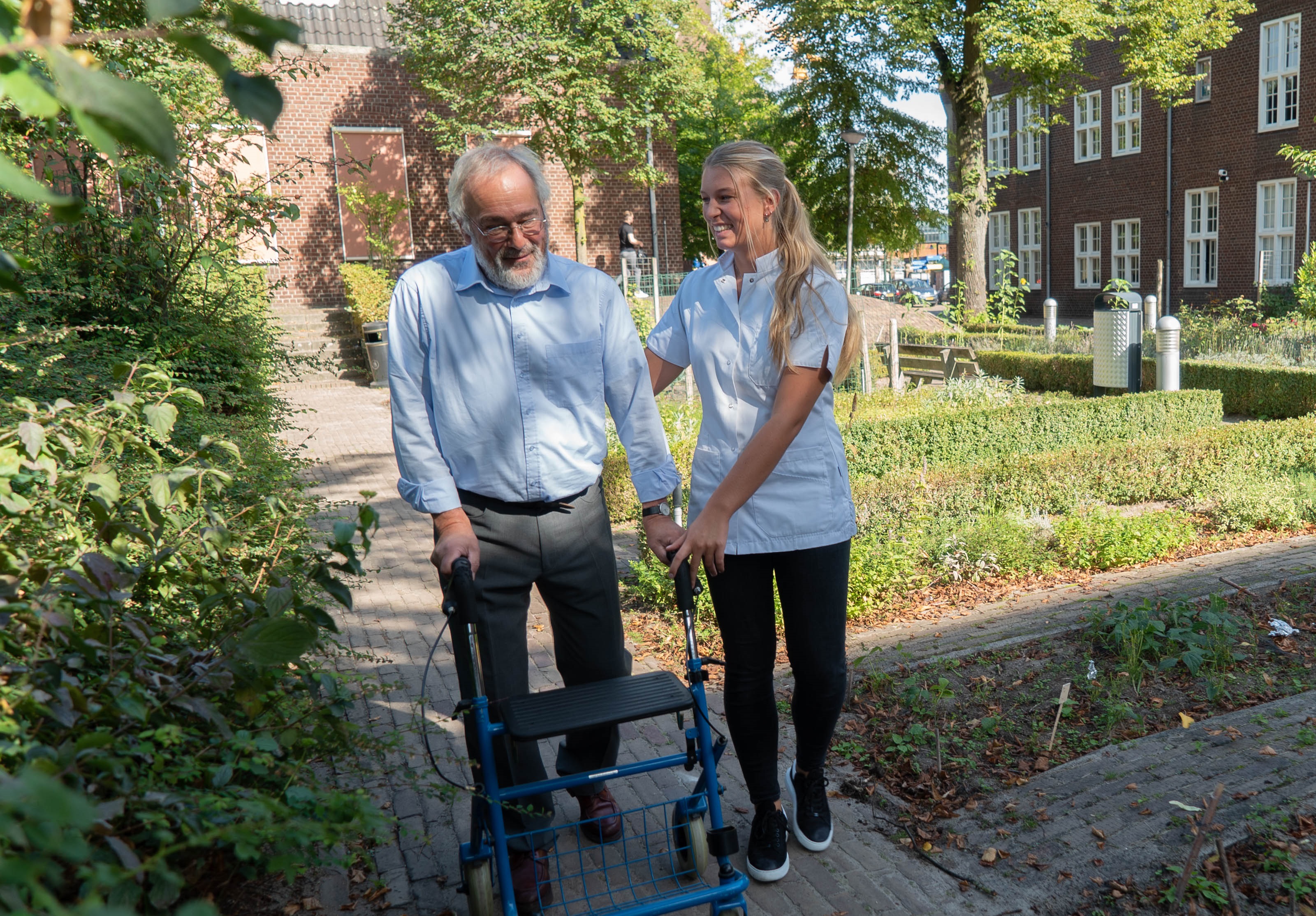 Verzorgende-IG / Praktijkgestuurd Leren Bbl | Koning Willem I College