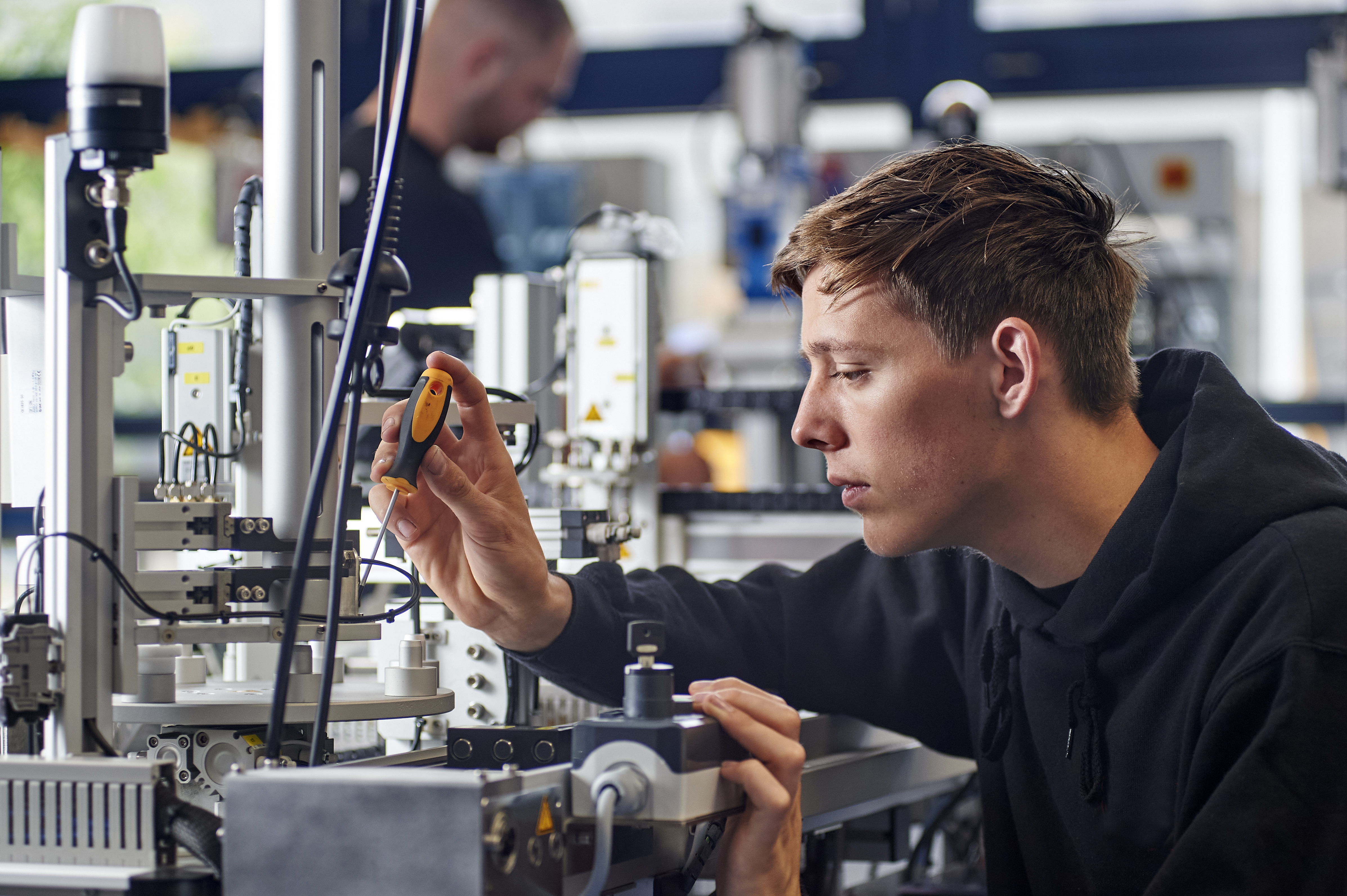 Eerste Monteur Mechatronica Bbl | Koning Willem I College